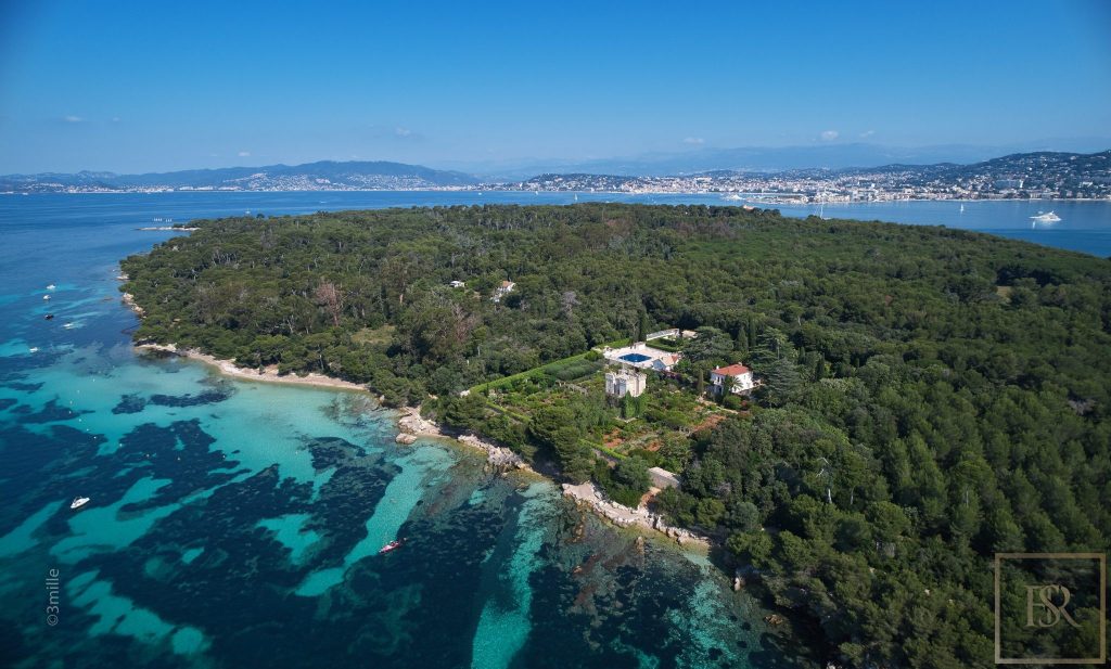 Seaside Splendor: Exclusive Beachfront Residences And Villas On The French Riviera